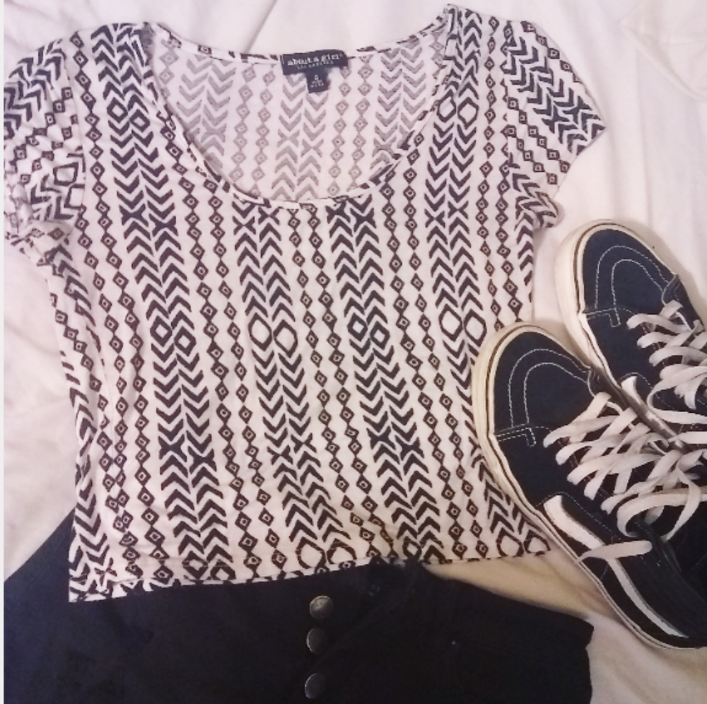 B&W SOFT! crop top